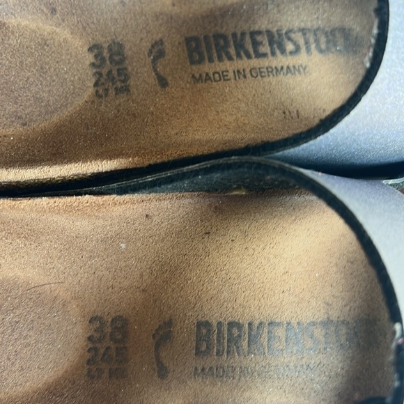 Birkenstock metallic iridescent blue size 38 women’s slides - Picture 7 of 7